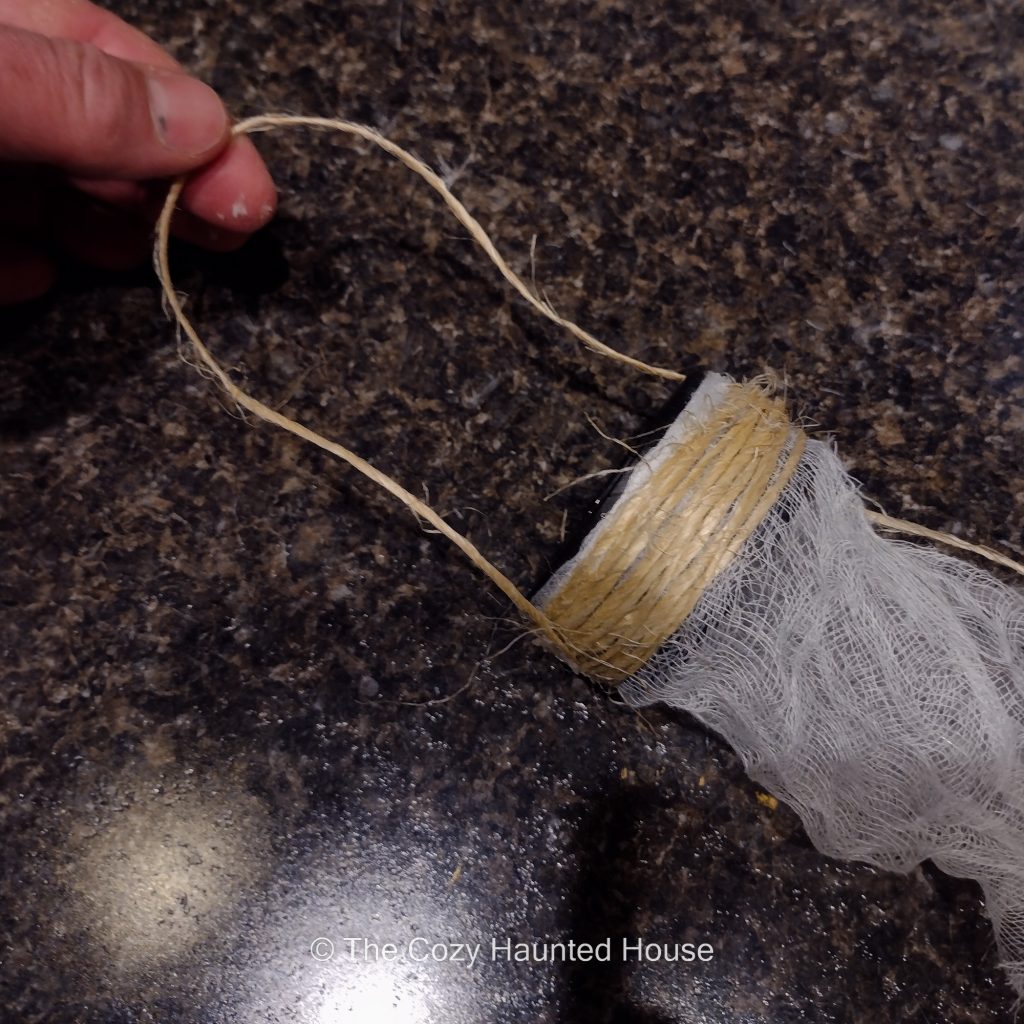 attach jute twine rope end to solar light handle